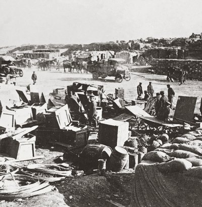 Kriegsseile in der Suvla-Bucht, die von unserer Handelsmarine tausende Meilen transportiert wurden von English Photographer